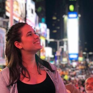 Meet your Posher, Rafaela reis